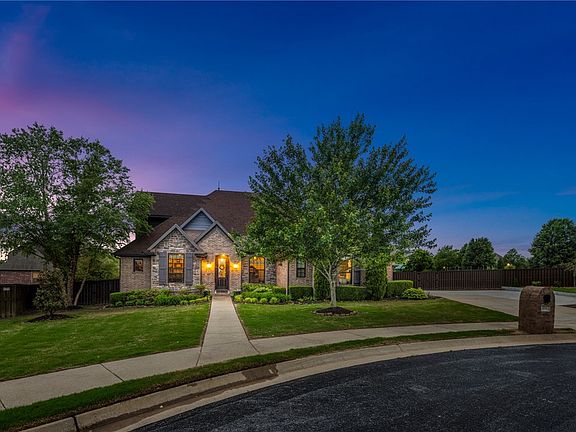 2nd image of 450 Trailwood Ct