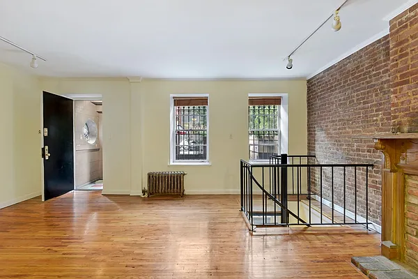 Rented by Compass | media 6