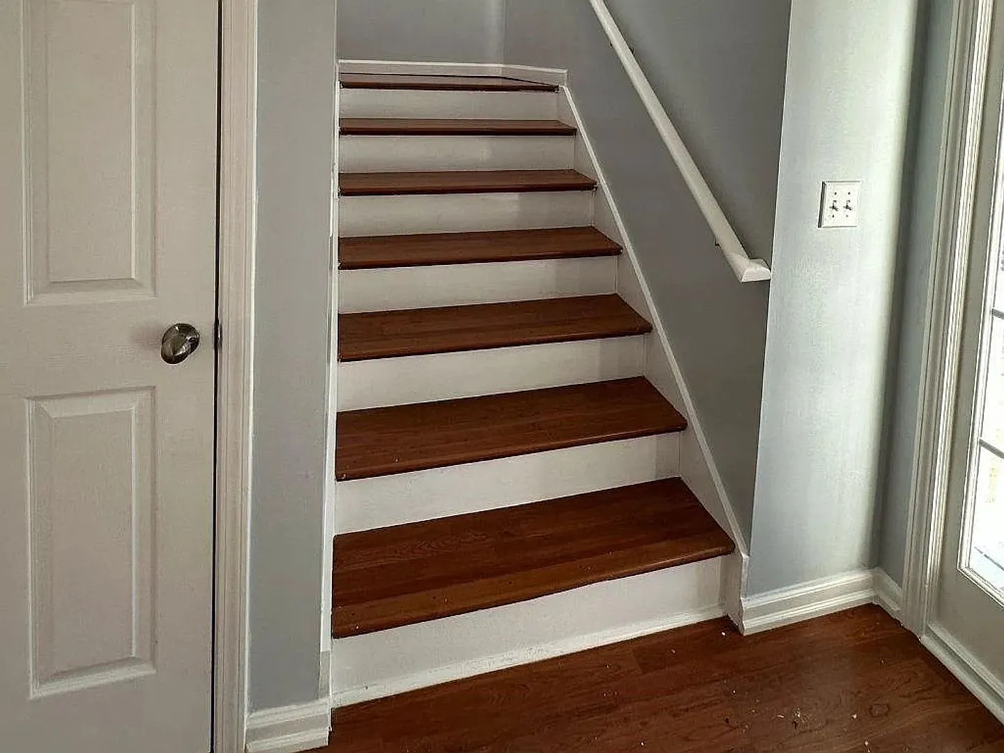 Room in 4 Bedroom Home at Lakeview Dr — Photo 1