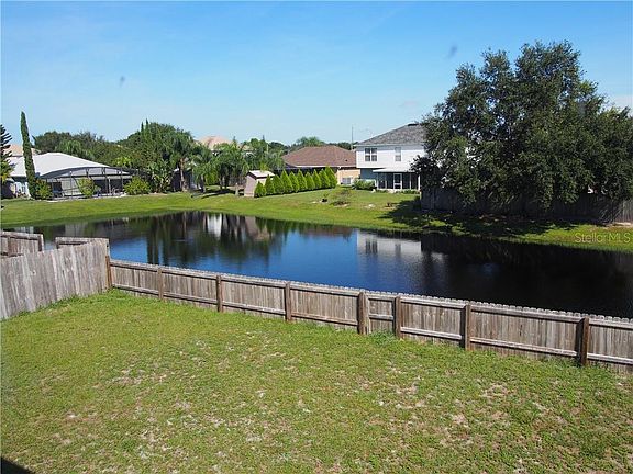 2nd image of 725 Sunset Cove Dr