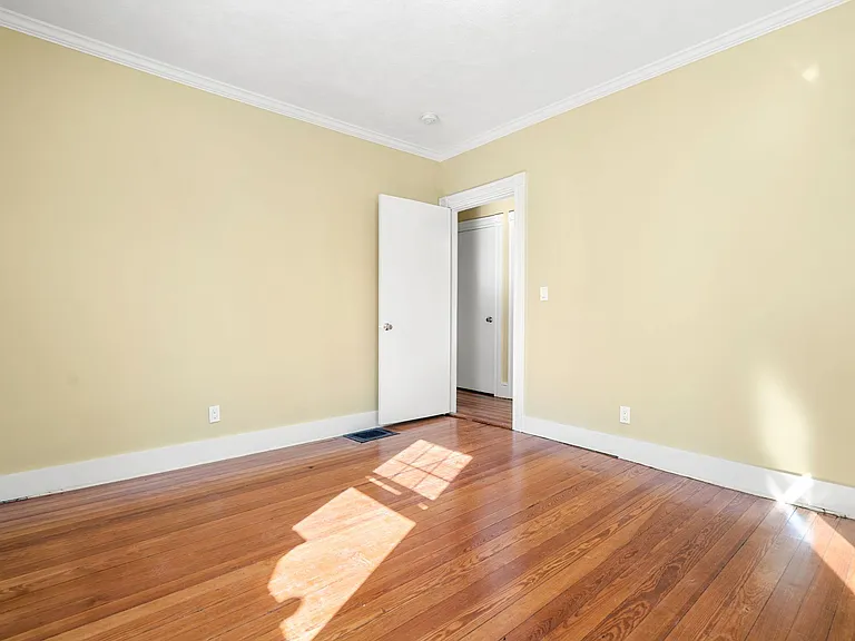 263 Pearl St #1 — Photo 7