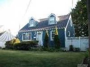 39 Calvert Ave, West Babylon, NY 11704