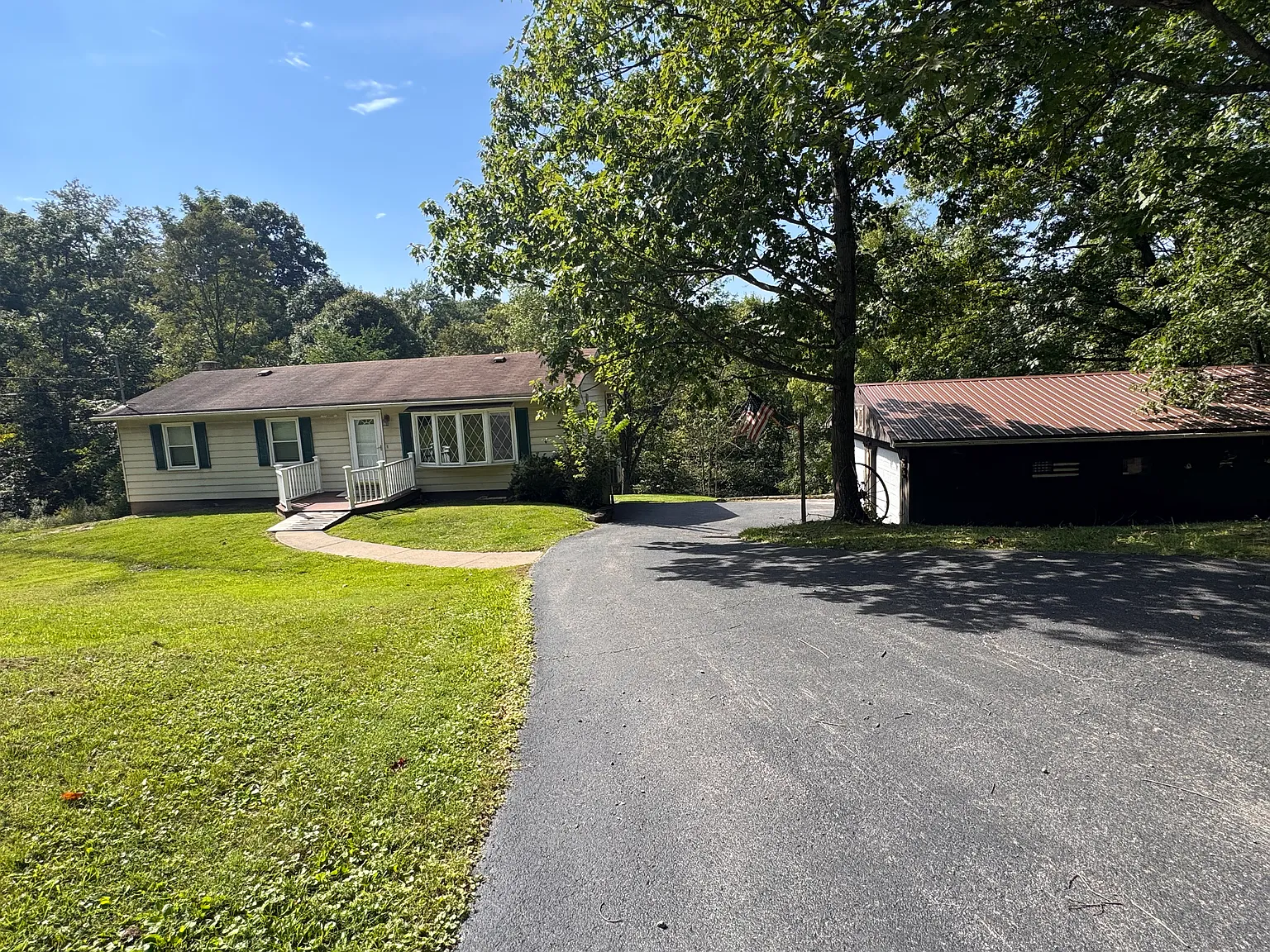 3 bed, 1056 sqft, $1,450 — Photo 1