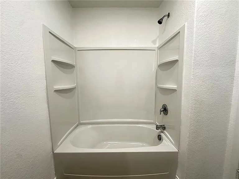 1203 Athena Dr — Photo 37