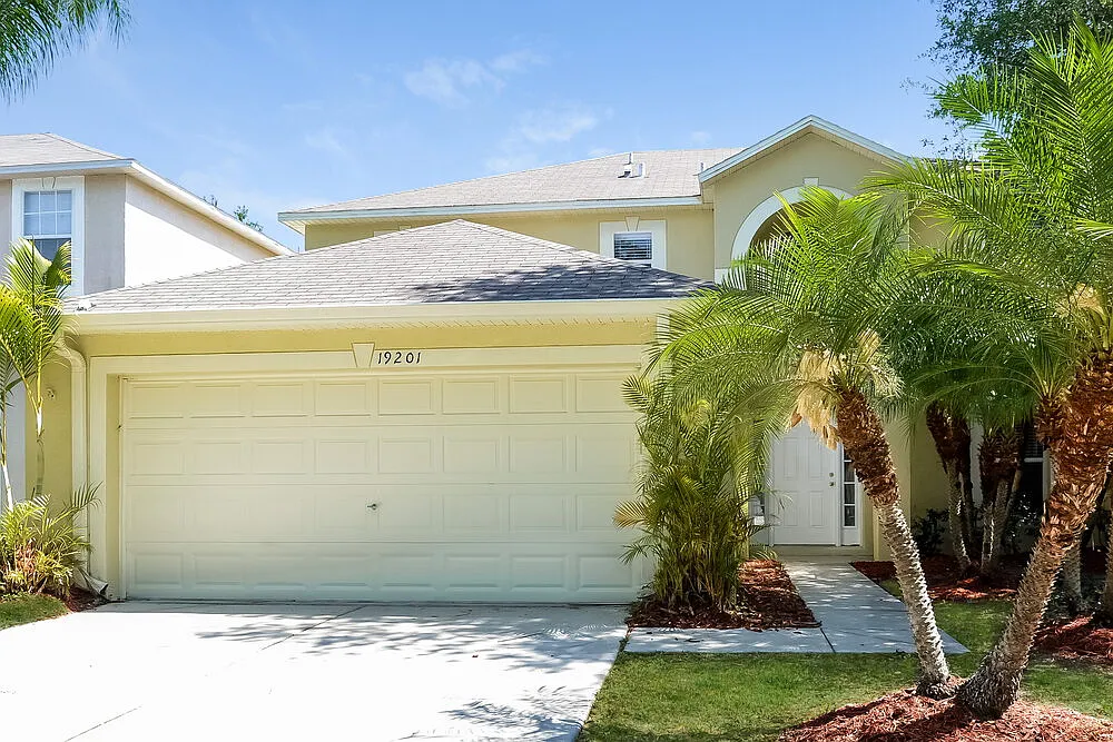 4 bed, 2.0 bath, 2222 sqft, $2,750 — Photo 1