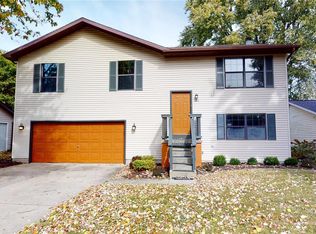 106 Center Grove Dr, O'Fallon, IL 62269