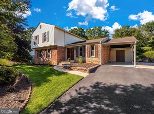 16804 Briardale Rd, Rockville, MD 20855