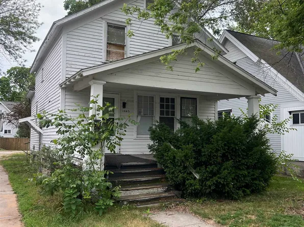 1445 Grant St, Marinette, WI 54143