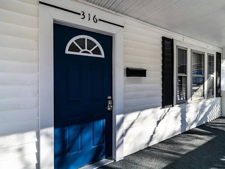 316 Ferguson Ct — Photo 3