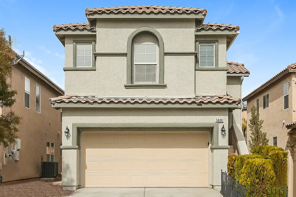 4 bed, 2.5 bath, 2318 sqft, $3,090 — Photo 1