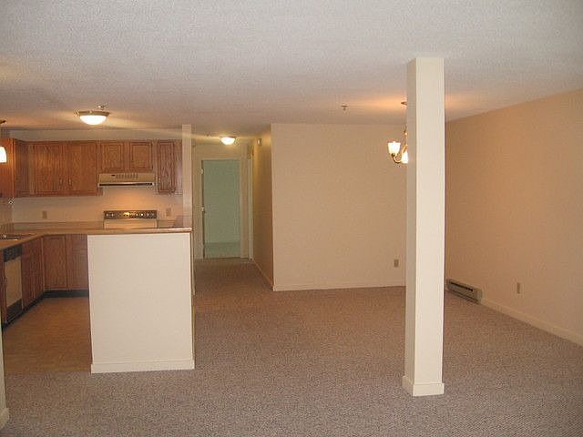2nd image of 51 Woodland Rd