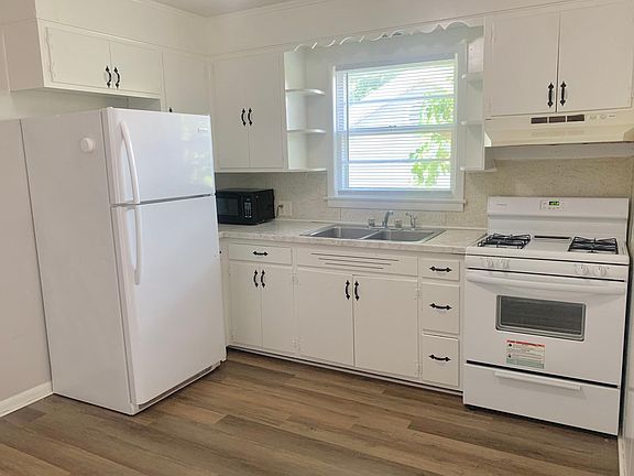 2nd image of 607 Crittenden St