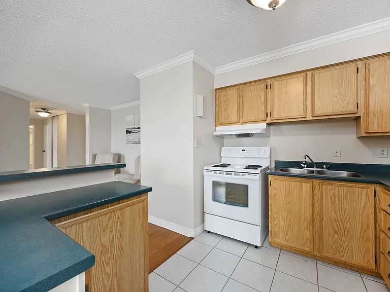 155 Front St N #1306 — Photo 11