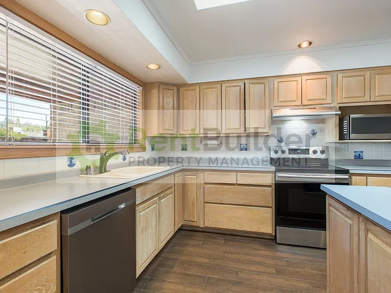 8304 Dellwood Rd NE — Photo 12
