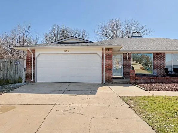 8721 E Lockmoor Cir, Wichita, KS 67207