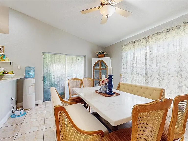 411 Mallard Way — Photo 9
