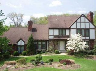 459 McCombs Rd, Venetia, PA 15367