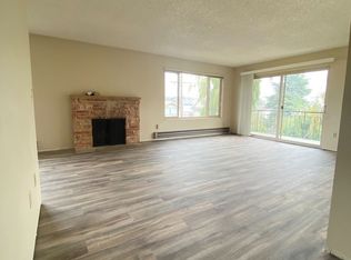 465 N 45th St #401, Seattle, WA 98103