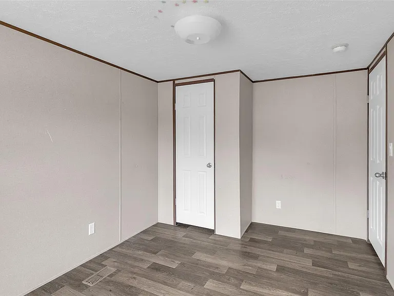 5313 2nd St — Photo 28