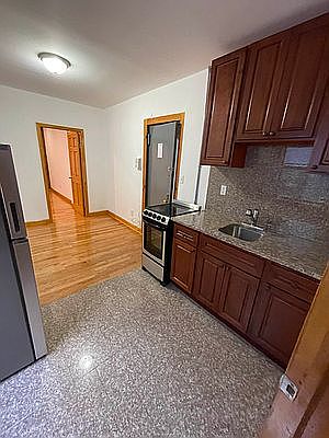 1st image of 530 E 13th St #21S