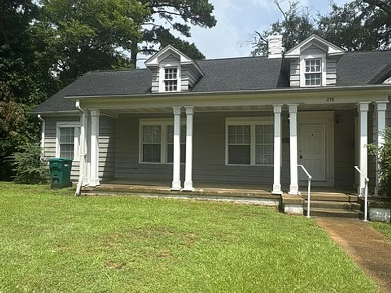 338 N Church St — Photo 1