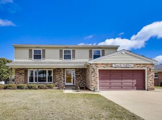 2527 N Brighton Pl, Arlington Heights, IL
