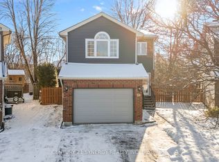 34 Rosegarden Cres, Ottawa, ON K1T 3A9
