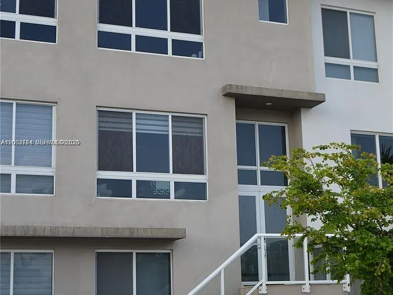10347 NW 64th Ln #LN — Photo 1