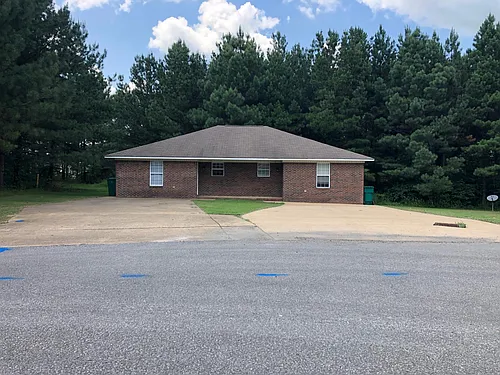176-178 Caleb Dr Photo 1