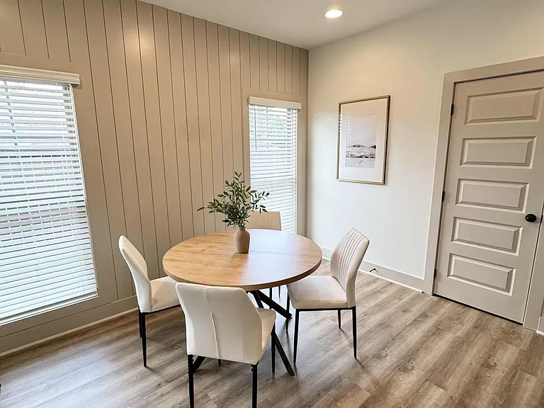 3248 Bradley Ln — Photo 3