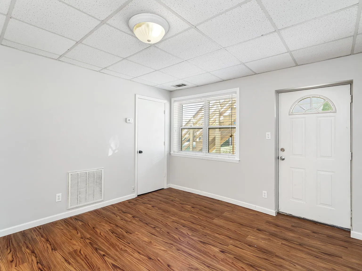 (ACH) 2751 Jersey Avenue (Apt 1 - 4) - Apt - 4 — Photo 2
