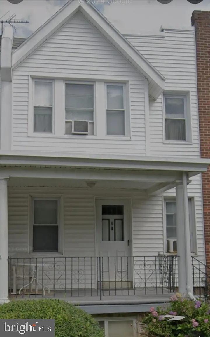 358 E Sharpnack St photo 1