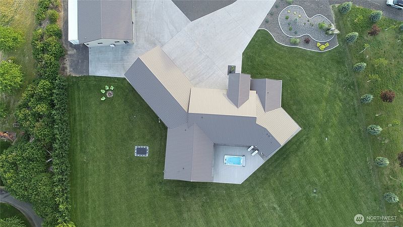 4th image of 63 Starview Place Place