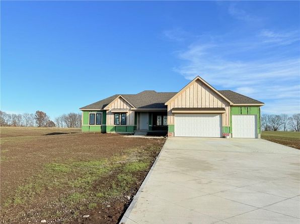 13511 Woodland Ranch Dr, Lees Summit, MO 64086