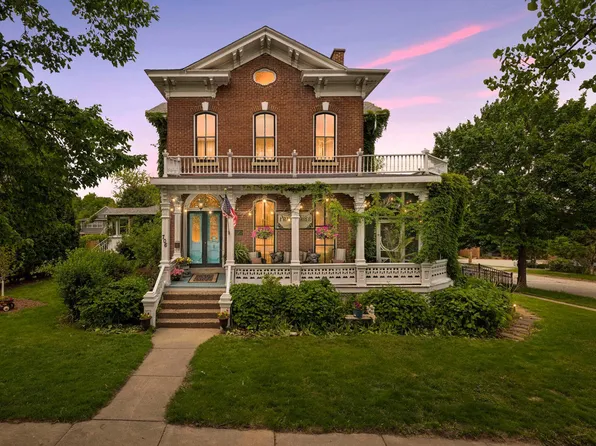 706 W 4th St, Red Wing, MN 55066