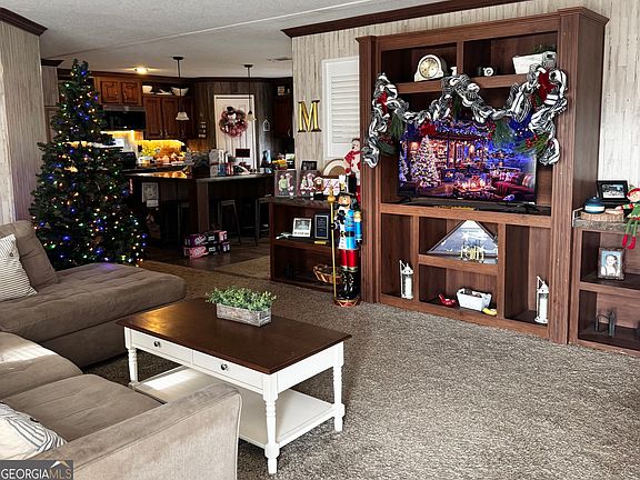 4th image of 92 Graham Ln