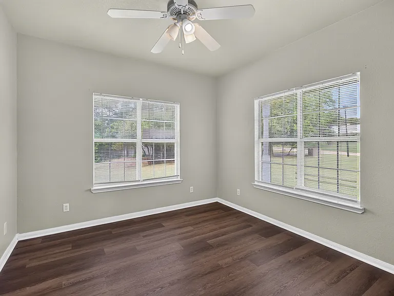 1810 Mesa Oaks Cir — Photo 38