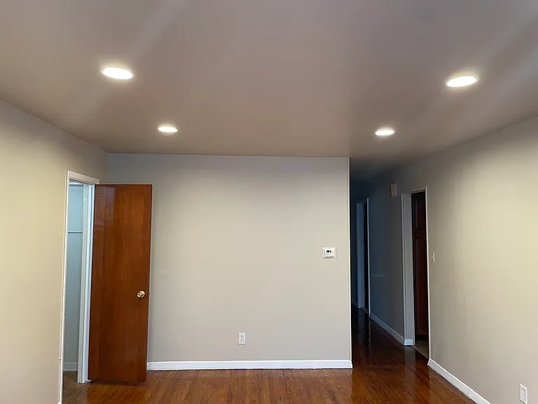 24 Grand Ave — Photo 2