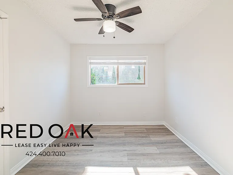 4324 Walnut St #18 — Photo 10