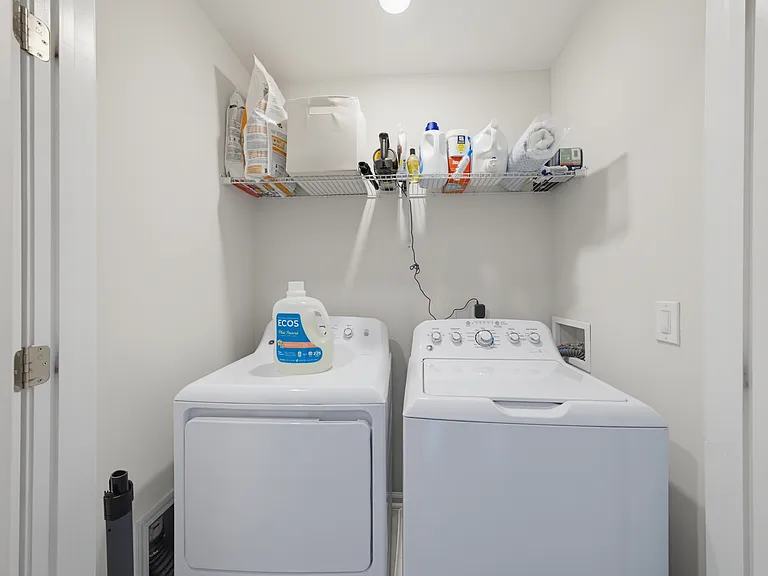 5933 Illuminate Ave — Photo 20
