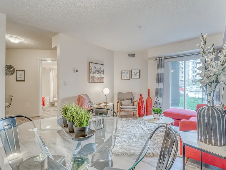 905 Evanston Dr NW — Photo 32