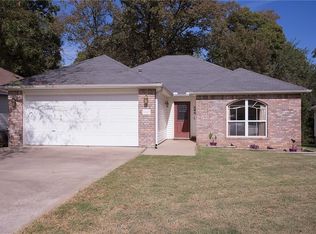 1603 Crescent St, Bentonville, AR 72712