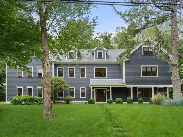 80 Locust Ln, Needham, MA 02492