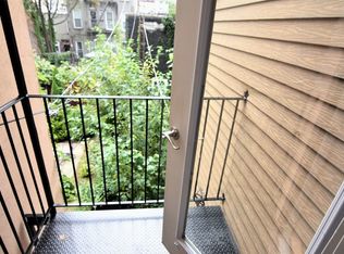 203 Kent St APT 3, Brooklyn, NY 11222