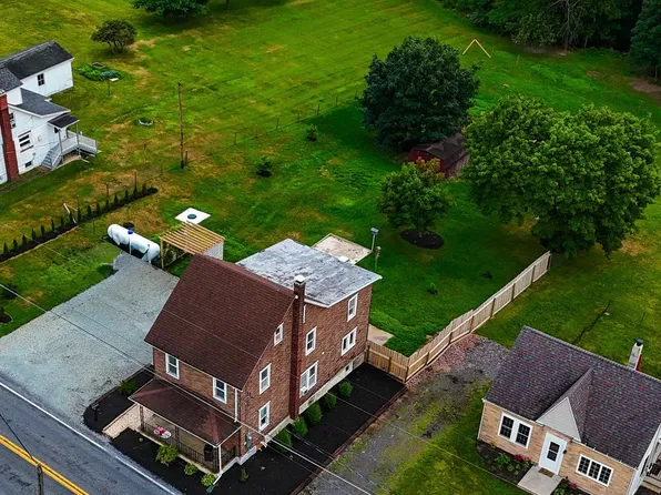 32 Ben Titus Rd, Tamaqua, PA 18252