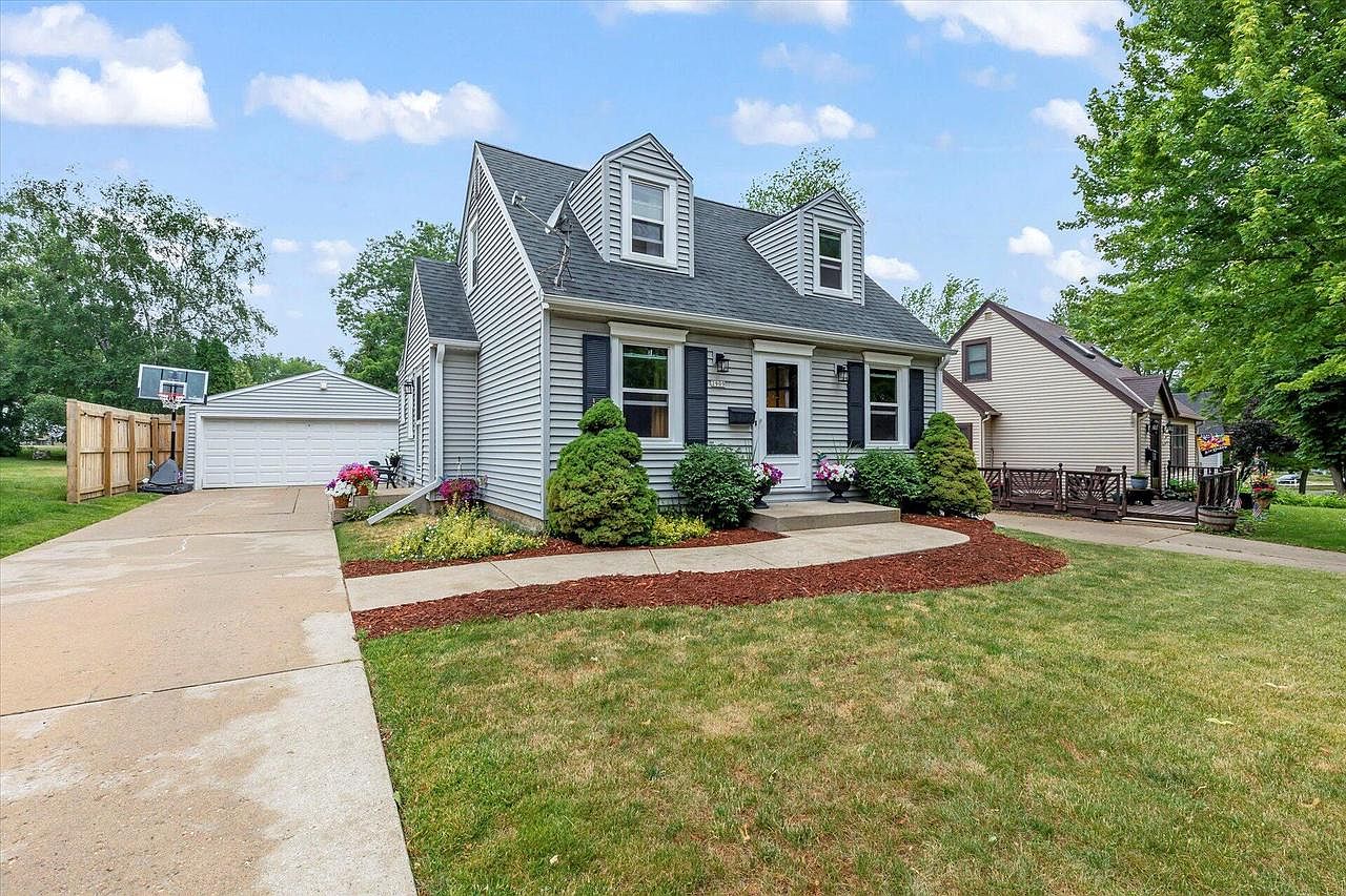 2909 South Orleans AVENUE, West Allis, WI 53227 Zillow