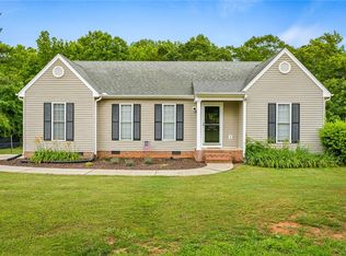 1013 Farmer Rd, Starr, SC 29684