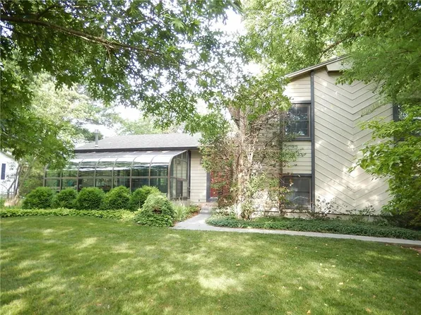 1628 S Apple Ln, Ottawa, KS 66067