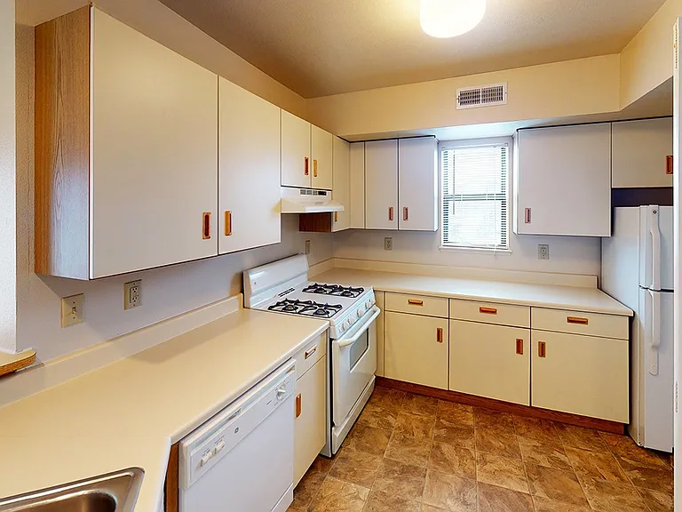 Liberty Mills Apartments — Photo 15