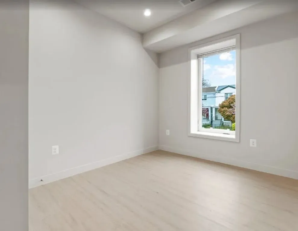 4712 Sheriff Rd NE — Photo 3